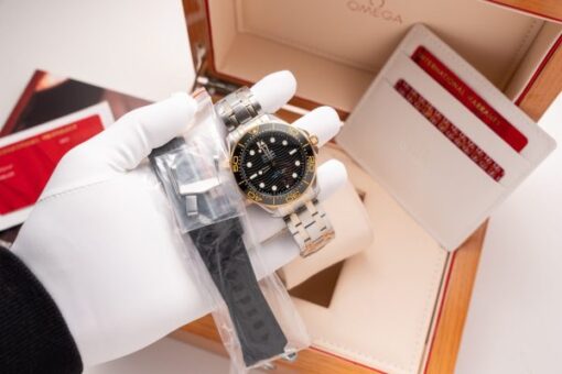 Omega Replica Watch Seamaster Demi Gold Black Dial VS Factory Demi Gold 42mm - Image 2