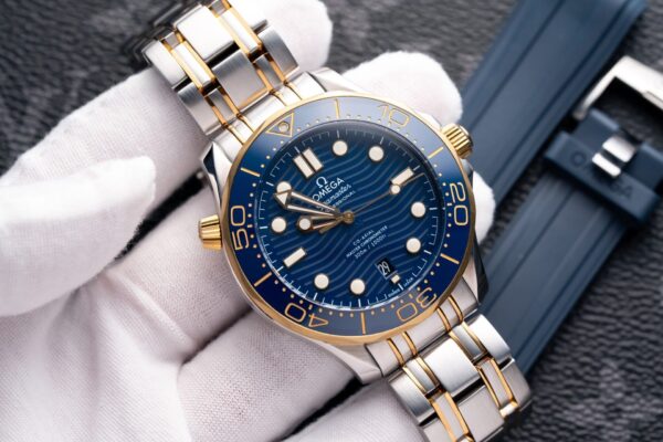Omega Seamaster DemiGod Replica 1:1 Watch Blue Dial 42mm - Image 3