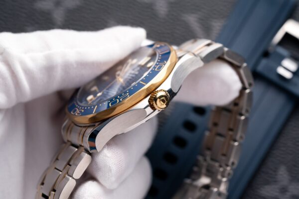 Omega Seamaster DemiGod Replica 1:1 Watch Blue Dial 42mm - Image 6