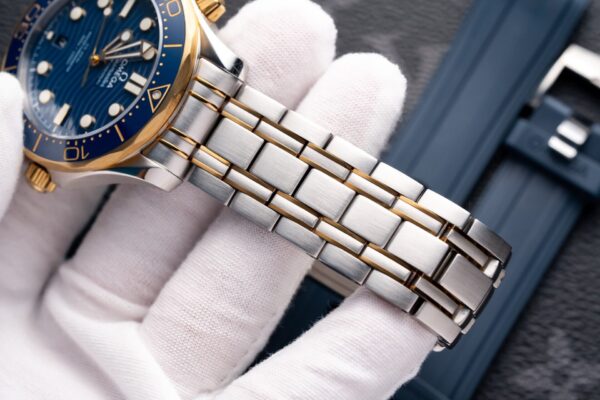 Omega Seamaster DemiGod Replica 1:1 Watch Blue Dial 42mm - Image 5