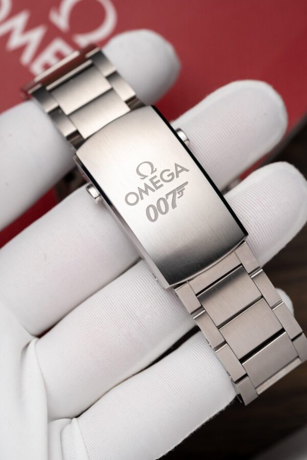 Omega Seamaster 007 Replica Watch Black Dial VS Factory 41mm - Image 8