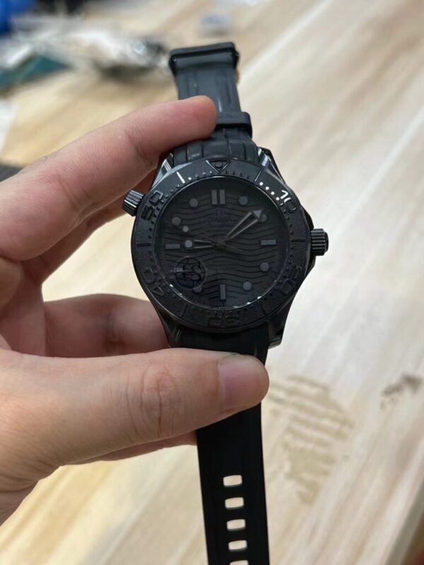 Omega Seamaster Replica Watch Black Ceramic Case Rubber Strap VS Factory 42mm - Image 2