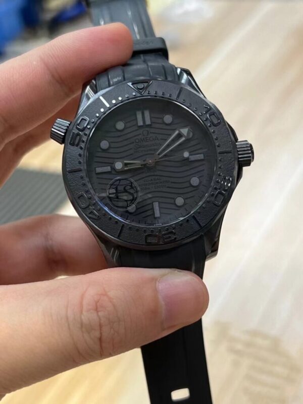 Omega Seamaster Replica Watch Black Ceramic Case Rubber Strap VS Factory 42mm - Image 3