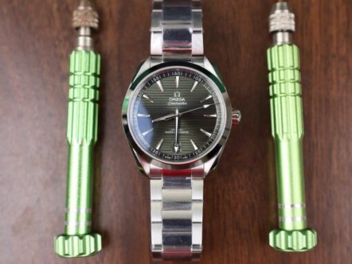 Omega Replica Watch Seamaster Aqua Terra Green Dial Metal Wire 41mm - Image 2