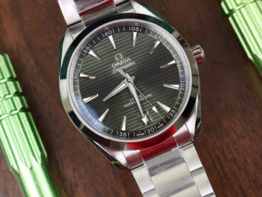 Omega Replica Watch Seamaster Aqua Terra Green Dial Metal Wire 41mm - Image 3