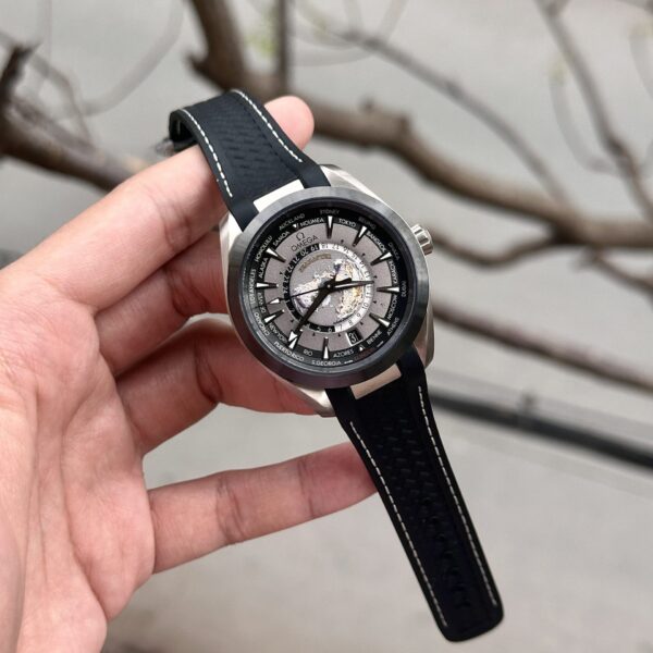 Omega Replica Watch Aqua Terra Worldtimer Gray Dial Rubber Strap VS Factory 43mm - Image 4