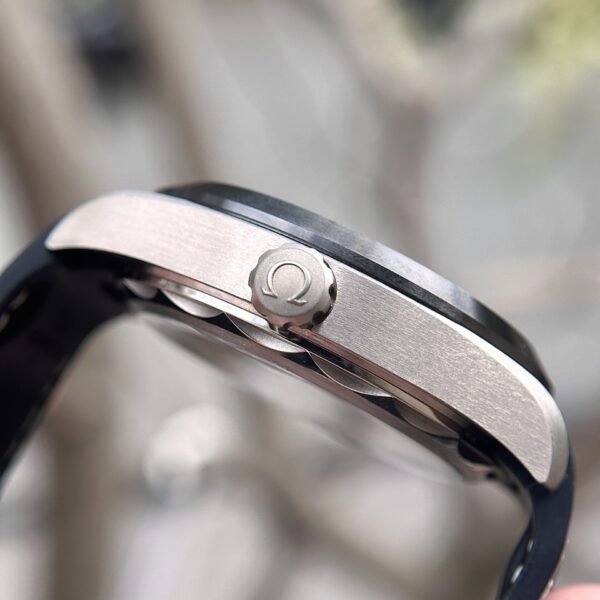 Omega Replica Watch Aqua Terra Worldtimer Gray Dial Rubber Strap VS Factory 43mm - Image 6