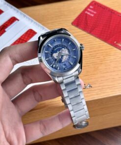 Alternative view of Omega Seamaster Aqua Terra Worldtimer Dial Blue Replica Watch VS Factory 43mm
