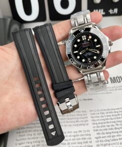 Omega Replica Watch Seamaster James Bond 007 Black Dial VS Factory 42mm