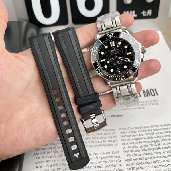 Omega Replica Watch Seamaster James Bond 007 Black Dial VS Factory 42mm - Image 2