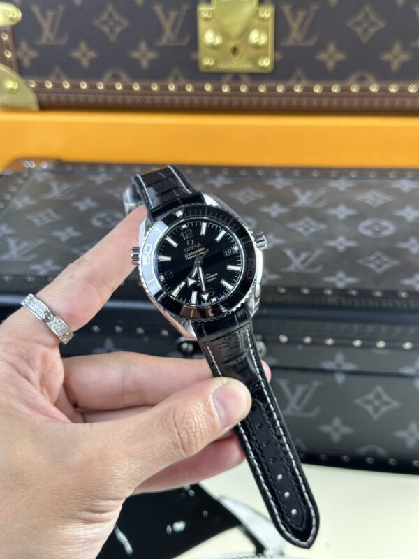 Omega Seamaster Planet Ocean Replica Watch Black Dial VS Factory 39.5mm - Image 2