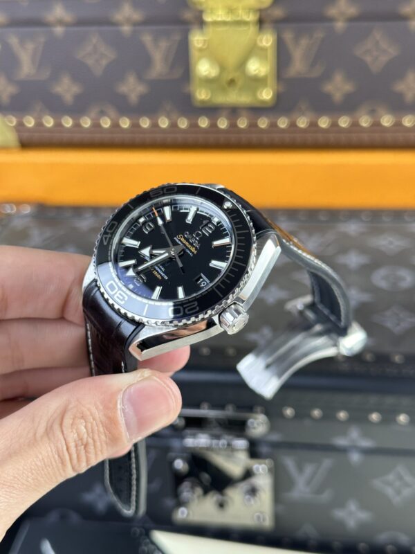 Omega Seamaster Planet Ocean Replica Watch Black Dial VS Factory 39.5mm - Image 4