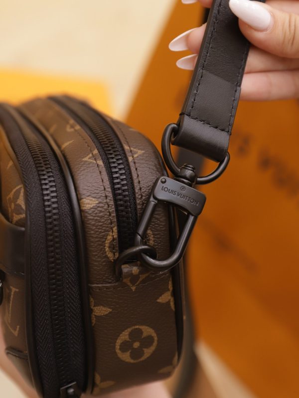 Louis Vuitton LV Wearable Wallet Crossbody Bag Brown 11×18.5×6.5cm - Image 9