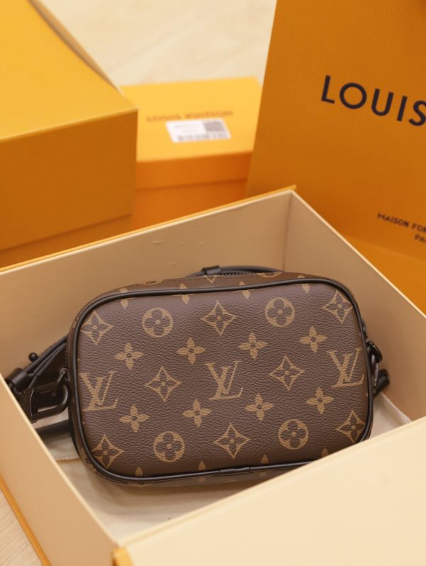 Louis Vuitton LV Wearable Wallet Crossbody Bag Brown 11×18.5×6.5cm - Image 7