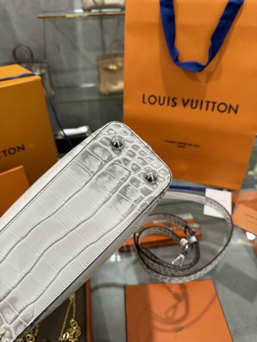 Louis Vuitton Capucines Albino Crocodile Bag Like Auth 27cm - Image 8