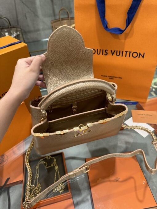 Louis Vuitton Capucines BB Crocodile Mat Like Auth 27cm Bag - Image 10