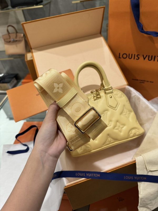 Louis Vuitton Alma BB Super Quality Yellow Handbag 24.5x18x12cm - Image 4