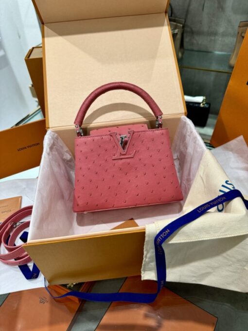 Louis Vuitton Capucines Imported Ostrich Leather Handbag Pink 21cm - Image 4