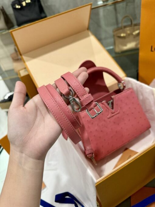 Louis Vuitton Capucines Imported Ostrich Leather Handbag Pink 21cm - Image 8