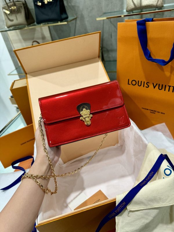 Louis Vuitton Cherrywood Chain Wallet Patent Red Leather 19cm - Image 2