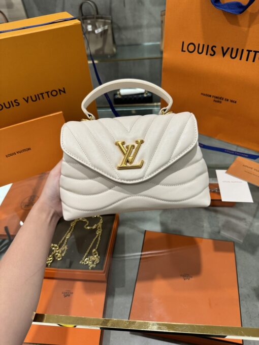 Louis Vuitton Hold Me Milky White Handbag Like Auth 23x15x10cm