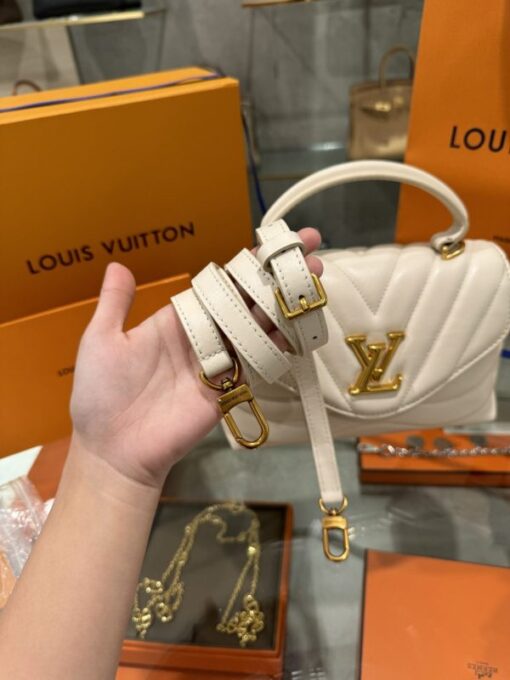 Louis Vuitton Hold Me Milky White Handbag Like Auth 23x15x10cm - Image 5