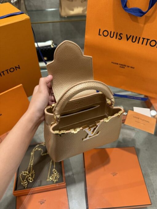 Louis Vuitton LV Capucines Light Color Super Quality Handbag 21x14x8cm - Image 7