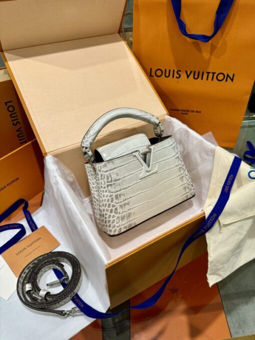 Louis Vuitton LV Capucines Crocodile Leather Super Quality Handbag 21x14x8cm - Image 3
