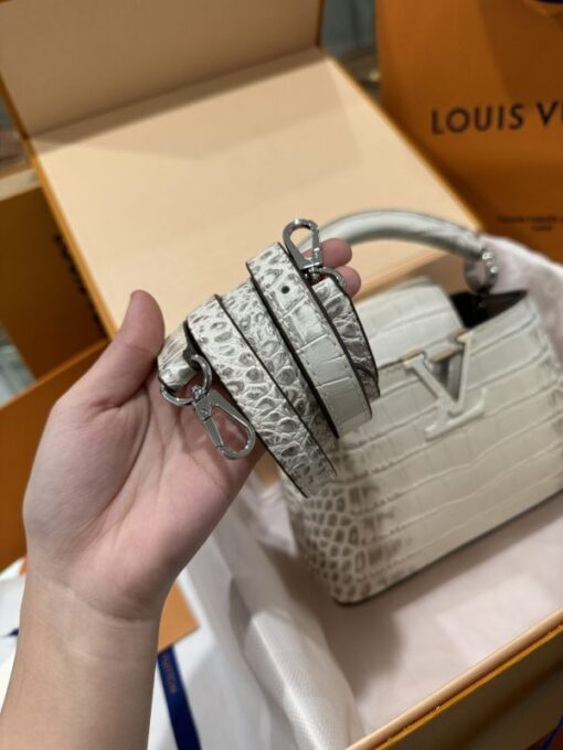 Louis Vuitton LV Capucines Crocodile Leather Super Quality Handbag 21x14x8cm - Image 7