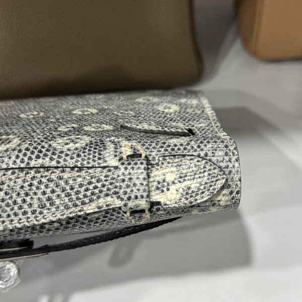 Hermes Kelly Women’s Lizard Leather Handbag with Silver Lock Super Quality 22x7x3cm - Image 6