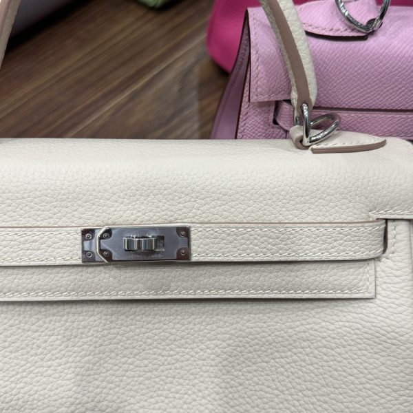 Hermes Kelly Women’s White Handbag Silver Lock Super Quality Size 25cm - Image 6