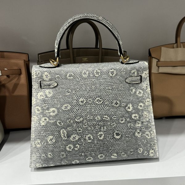 Hermes Kelly Women’s Handbag Lizard Skin Yellow Lock Size 28cm - Image 3