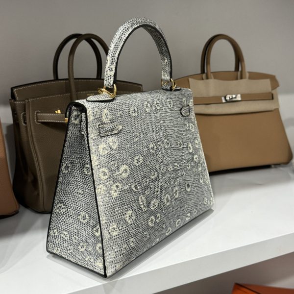 Hermes Kelly Women’s Handbag Lizard Skin Yellow Lock Size 28cm - Image 5
