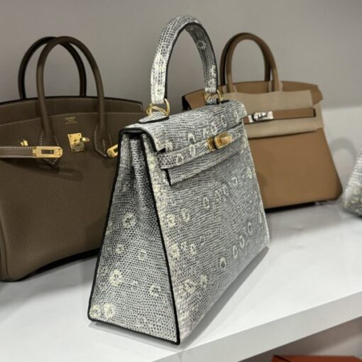 Hermes Kelly Women’s Handbag Lizard Skin Yellow Lock Size 28cm - Image 4