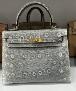 Alternative view of Hermes Kelly Women’s Handbag Lizard Skin Yellow Lock Size 28cm