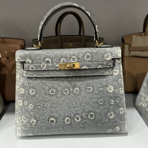 Hermes Kelly Women’s Handbag Lizard Skin Yellow Lock Size 28cm - Image 2