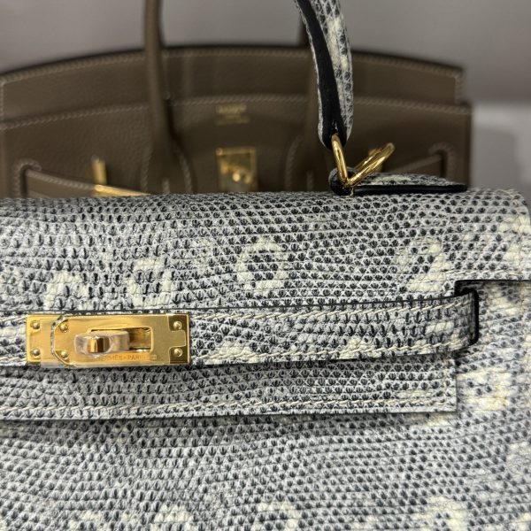 Hermes Kelly Women’s Handbag Lizard Skin Yellow Lock Size 28cm - Image 6