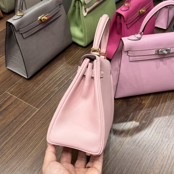 Hermes Kelly Women’s Handbag Light Pink Gold Lock Super Quality Size 25cm - Image 7