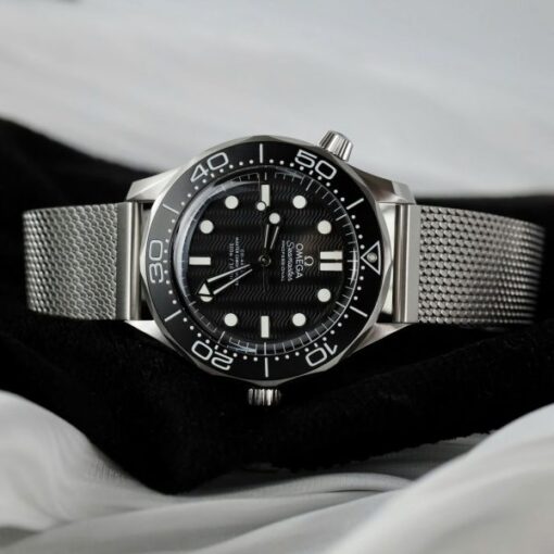 Omega Seamaster Diver 300M Co-Axial Master Chronometer Best Replicas VS Factory 42mm - Image 3