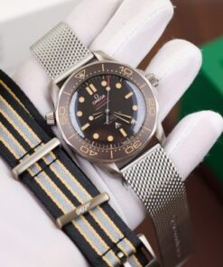 Alternative view of Omega Replica Watch Seamaster Diver 300M Chronometer 007 VS Factory 40mm