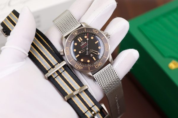 Omega Replica Watch Seamaster Diver 300M Chronometer 007 VS Factory 40mm - Image 2