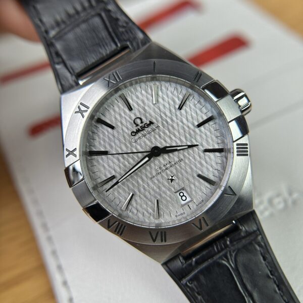 Omega Replica Watch Constellation White Dial Leather Strap 41mm - Image 4