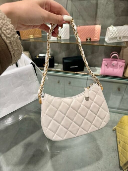 Chanel 23K Super High-Quality Hobo Handbag for Women, White 20.5x12x4.5cm - Image 4