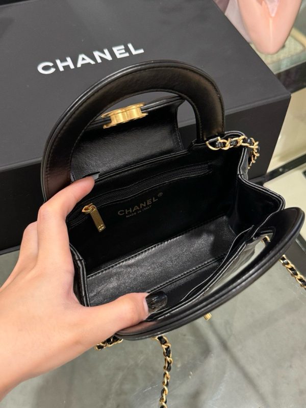 Chanel 23K Kelly Women’s Handbag, Black Glossy Leather, Super Quality 19x13x7cm - Image 4