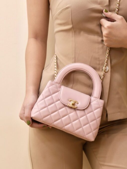 Chanel Kelly Handbag for Women Light Pink Like Auth 19x13x7cm - Image 3