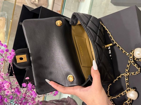 Chanel Women’s Black Pearl Handbag with Super Quality Gold Lock 20cm - Image 6