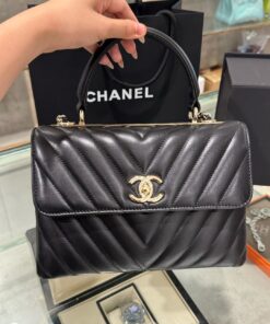 Chanel Classic Replica Handbag 11 Women Beige Gold Lock 25cm