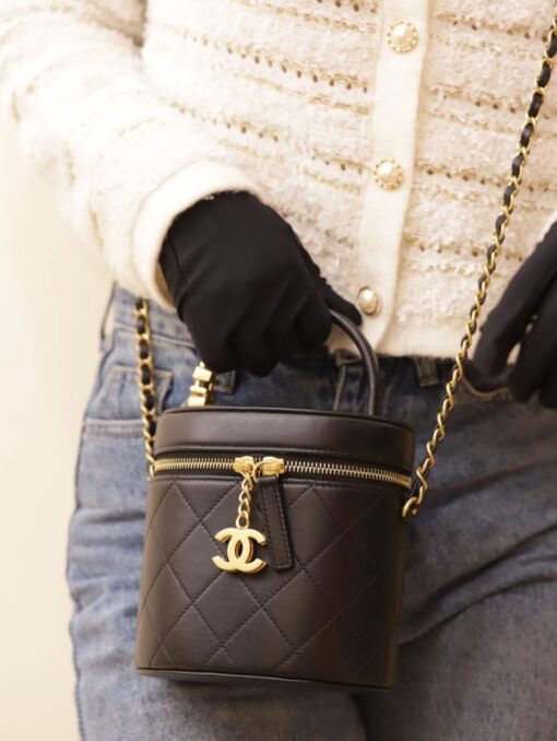 Chanel Vanity Like Auth Women’s Cowhide Handbag with Gold Lock 20x14cm - Image 8