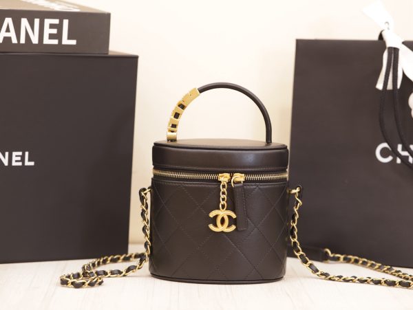 Chanel Vanity Like Auth Women’s Cowhide Handbag with Gold Lock 20x14cm - Image 2