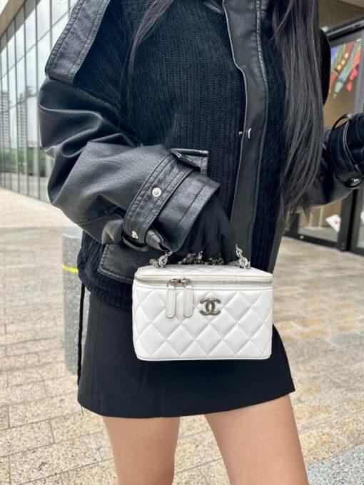 Chanel Vanity Mini Like Auth Women’s Handbag White Cowhide 16x10x8cm - Image 7